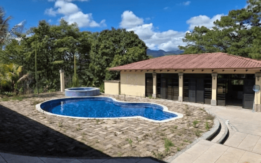Casa en venta – Valle de Ángeles